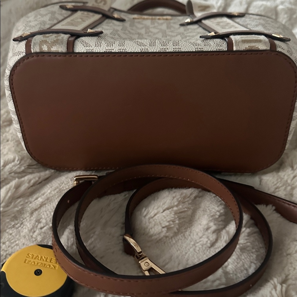 MICHAEL KORS Cream & Brown Logo Canvas Tote with Removable Strap - Picture 3 of 6